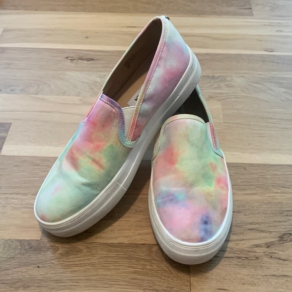 Steve Madden Shoes - STEVE Madden Toshe Rainbow Tie Dye Canvas Slip-On Sneakers Women’s 7.5